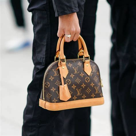 alma patent louis vuitton|is louis vuitton alma real.